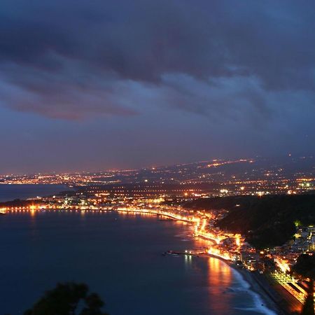 Casa Capri Leilighet Giardini Naxos Eksteriør bilde