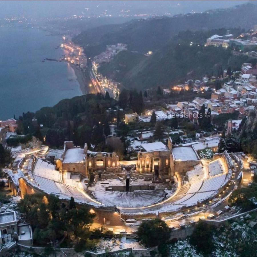Casa Capri Leilighet Giardini Naxos Eksteriør bilde