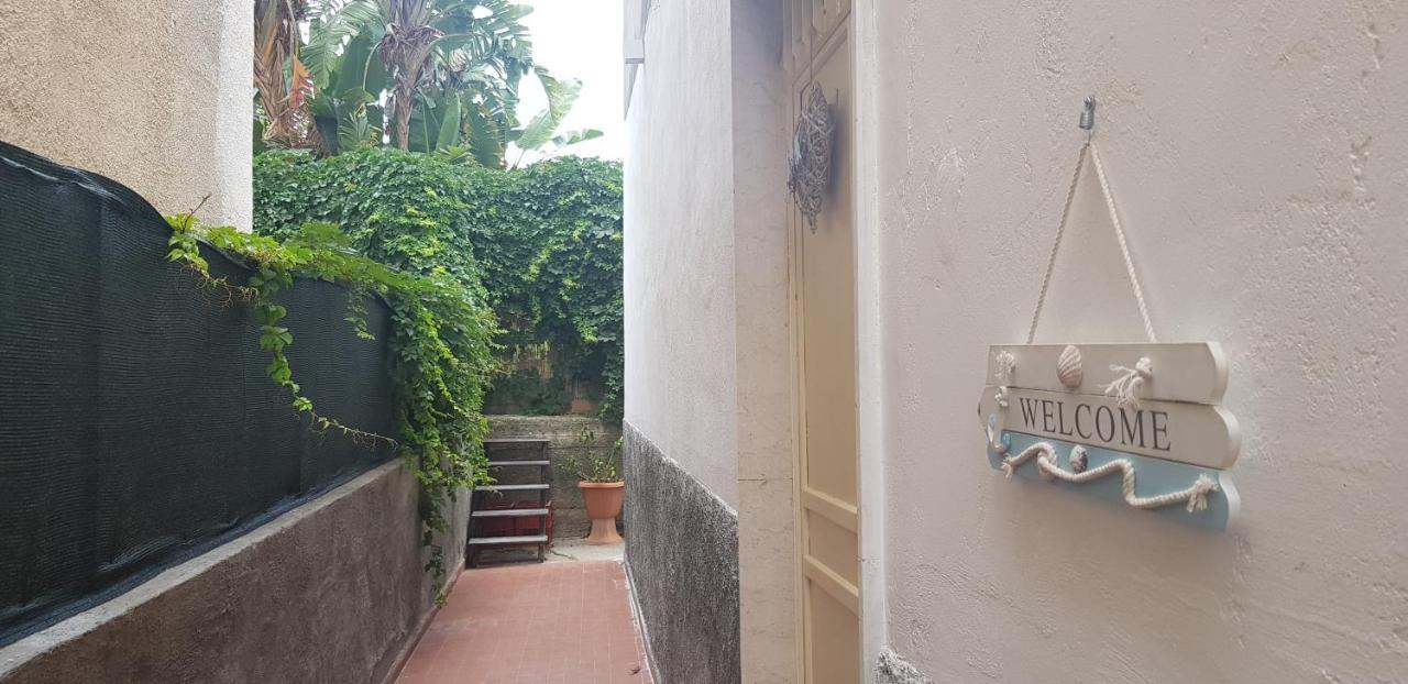 Casa Capri Leilighet Giardini Naxos Eksteriør bilde