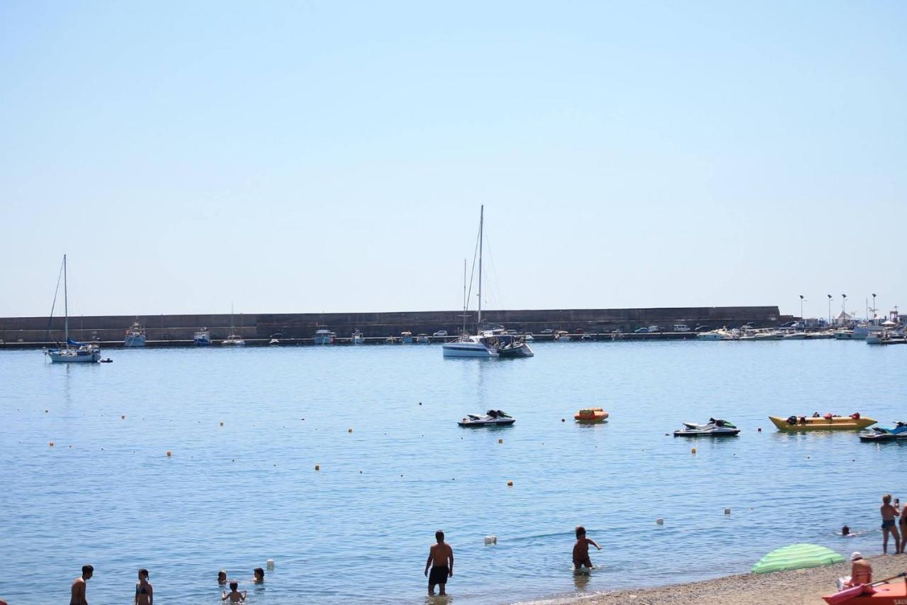 Casa Capri Leilighet Giardini Naxos Eksteriør bilde