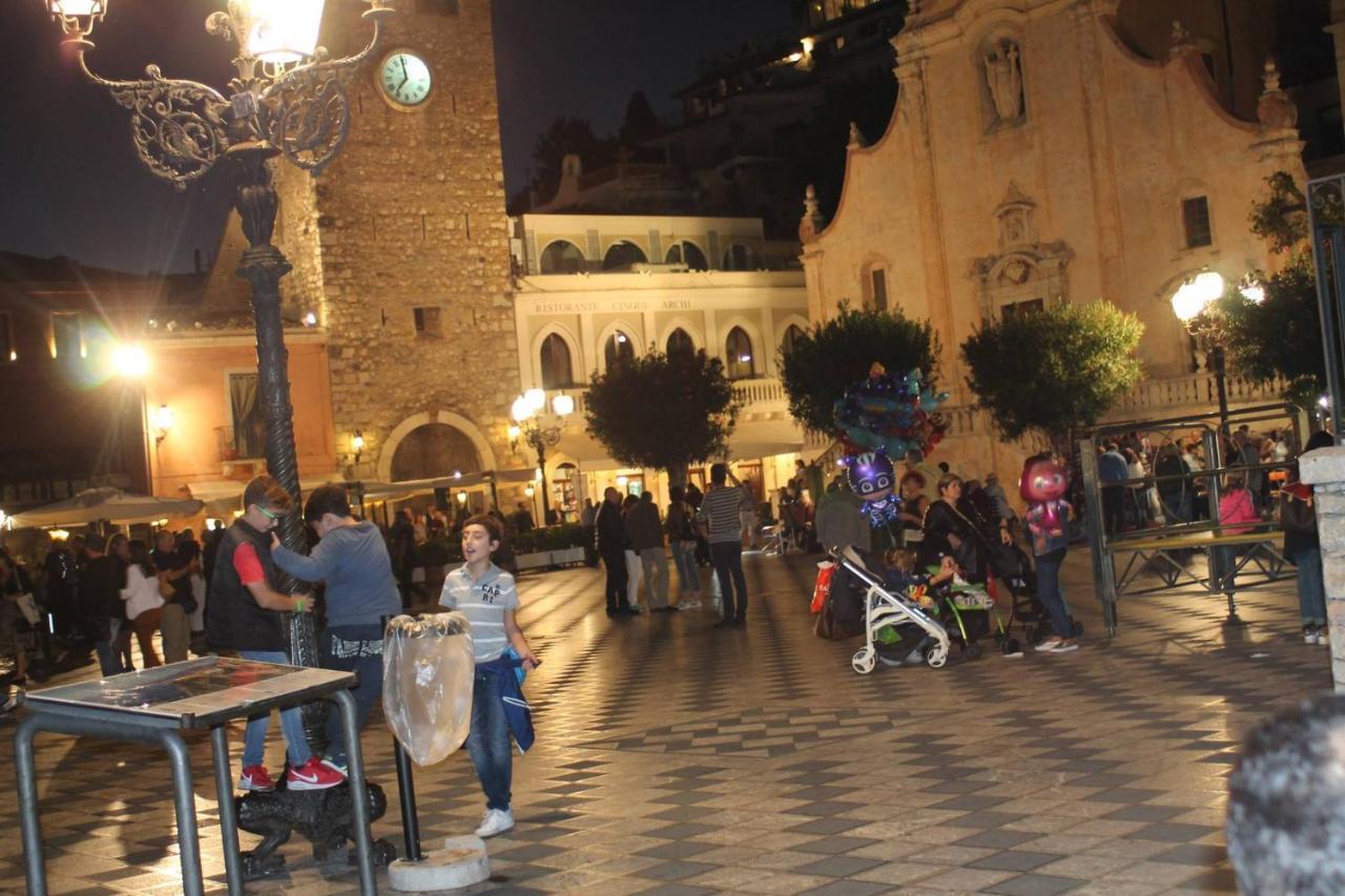 Casa Capri Leilighet Giardini Naxos Eksteriør bilde