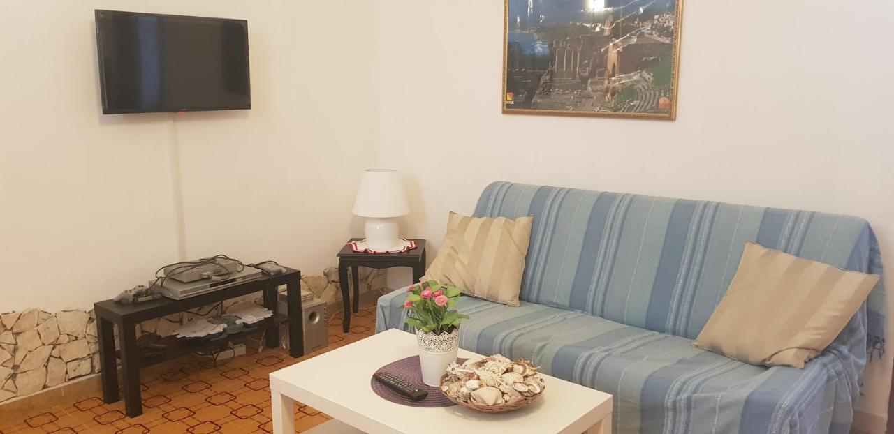 Casa Capri Leilighet Giardini Naxos Eksteriør bilde