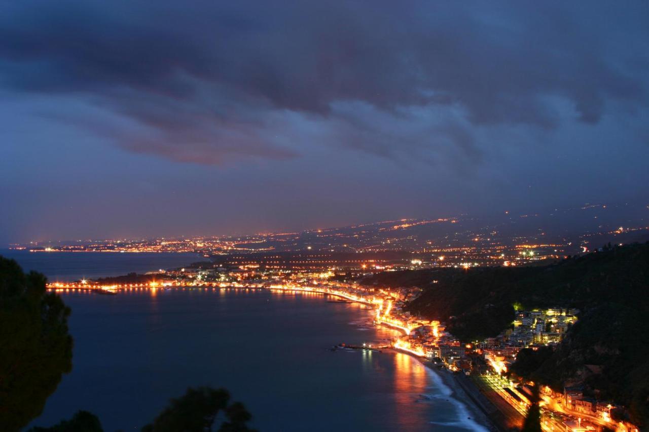 Casa Capri Leilighet Giardini Naxos Eksteriør bilde