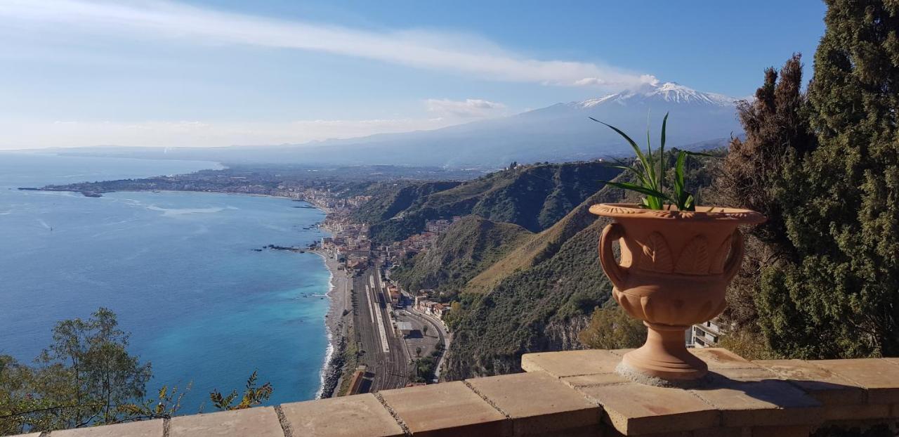 Casa Capri Leilighet Giardini Naxos Eksteriør bilde